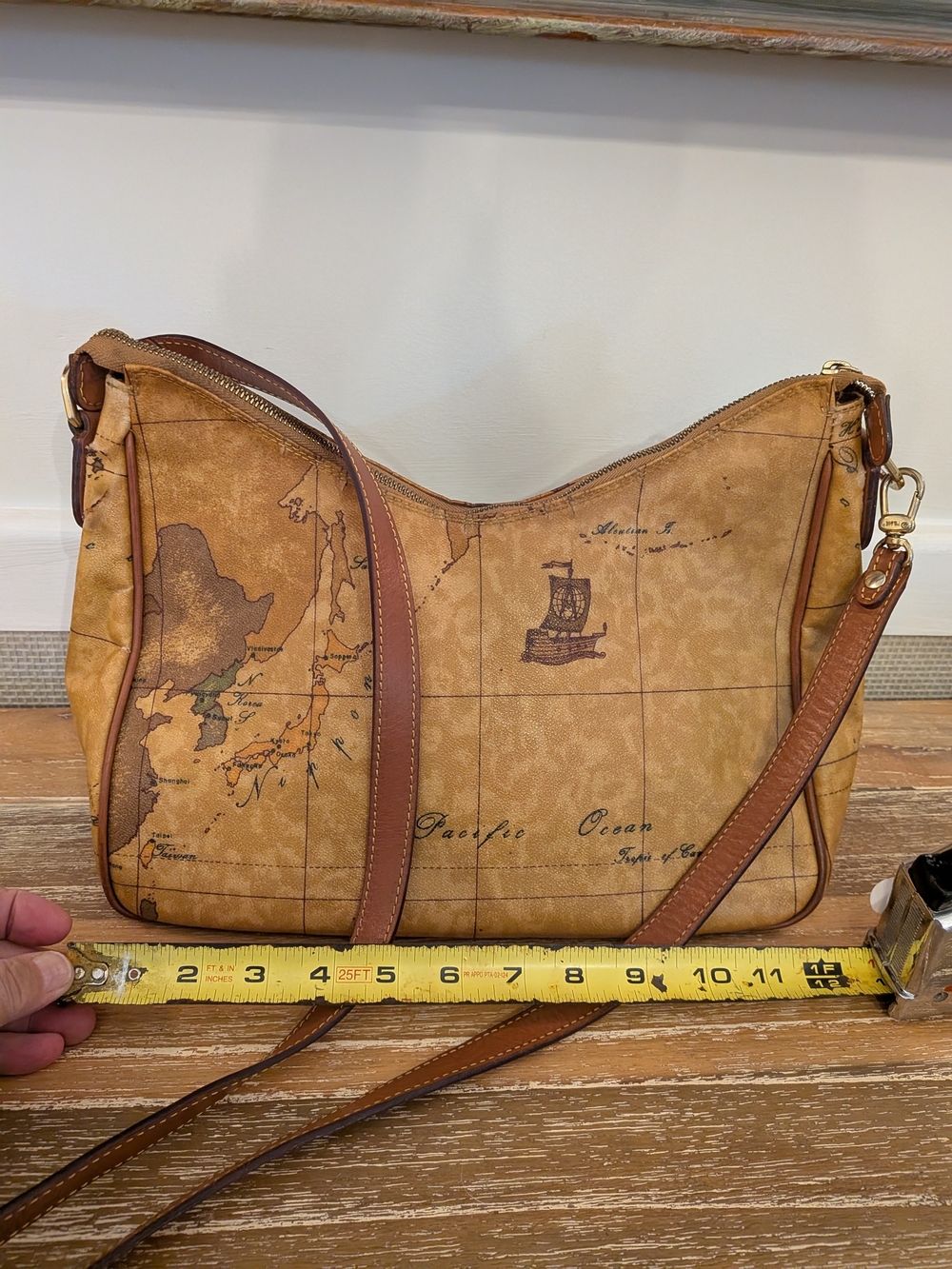 Alviero Martini Map-Print Shoulder Bag in Tan